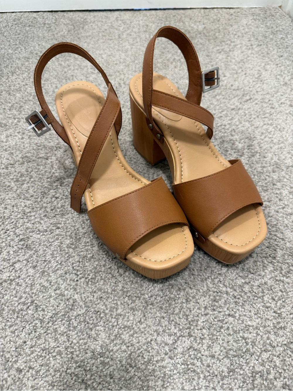 Universal Thread Tan Platform Block Heel Sandal with Stud Accents - Picture 3 of 9